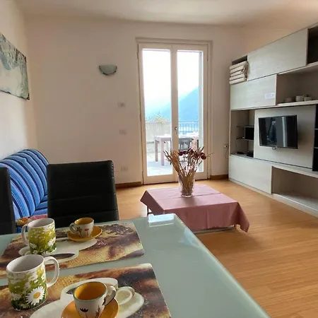The Silver With Terrace View Apartment Argegno