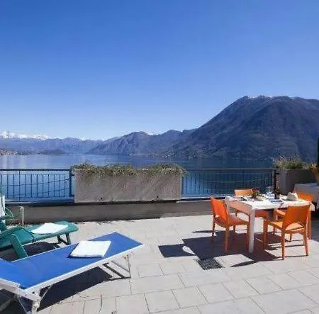 The Silver With Terrace View Apartment